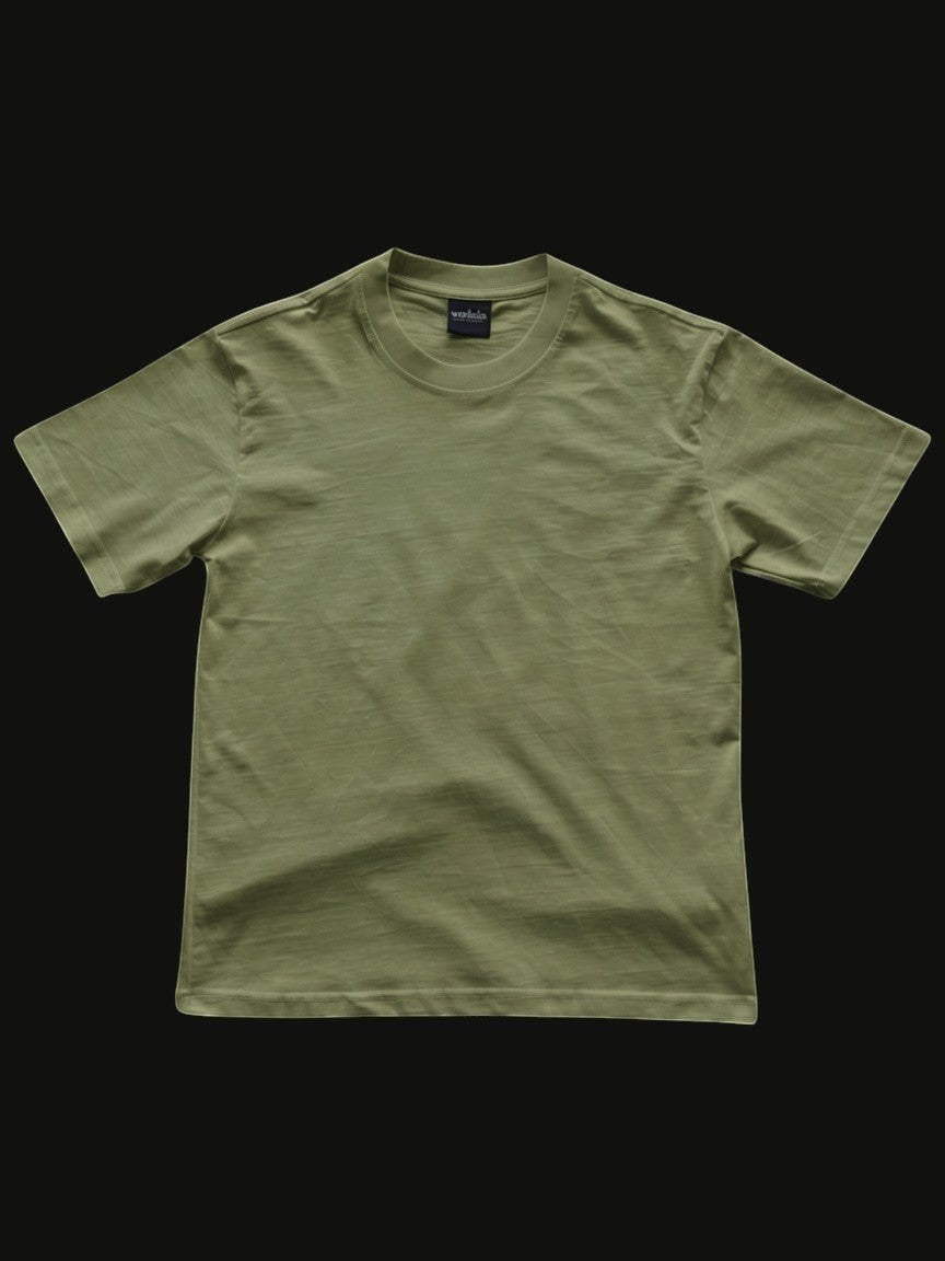 workclo. Heavyweight T-Shirt aus 100% Baumwolle in Weiß, Oversize-Schnitt mit Rundhalsausschnitt und robuster Doppelnaht.
